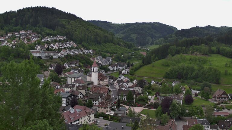 Dieses Bild zeigt eine Webcam-Aufnahme von Ottenhöfen, aufgenommen am Dienstag, den 05.05.2026 um 08:30 Uhr