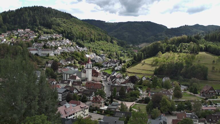 Dieses Bild zeigt eine Webcam-Aufnahme von Ottenhöfen, aufgenommen am Donnerstag, den 10.09.2026 um 14:30 Uhr