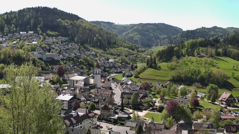 Dieses Bild zeigt eine Webcam-Aufnahme von Ottenhöfen, aufgenommen am Samstag, den 25.04.2026 um 11:20 Uhr