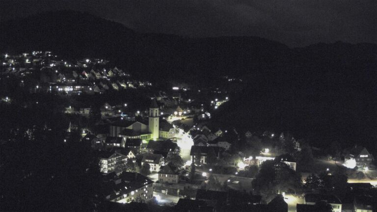 Dieses Bild zeigt eine Webcam-Aufnahme von Ottenhöfen, aufgenommen am Freitag, den 28.08.2026 um 22:00 Uhr