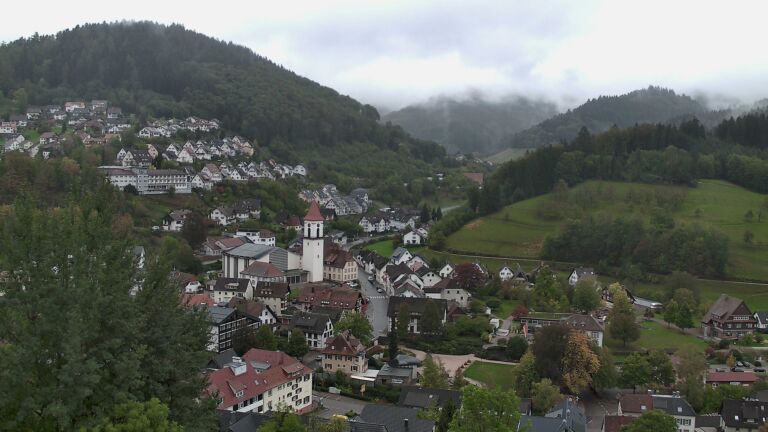 Dieses Bild zeigt eine Webcam-Aufnahme von Ottenhöfen, aufgenommen am Samstag, den 17.10.2026 um 16:00 Uhr