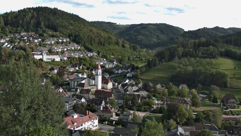 Dieses Bild zeigt eine Webcam-Aufnahme von Ottenhöfen, aufgenommen am Donnerstag, den 17.09.2026 um 17:40 Uhr