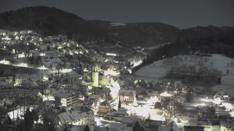 Dieses Bild zeigt eine Webcam-Aufnahme von Ottenhöfen, aufgenommen am Montag, den 05.01.2026 um 05:30 Uhr