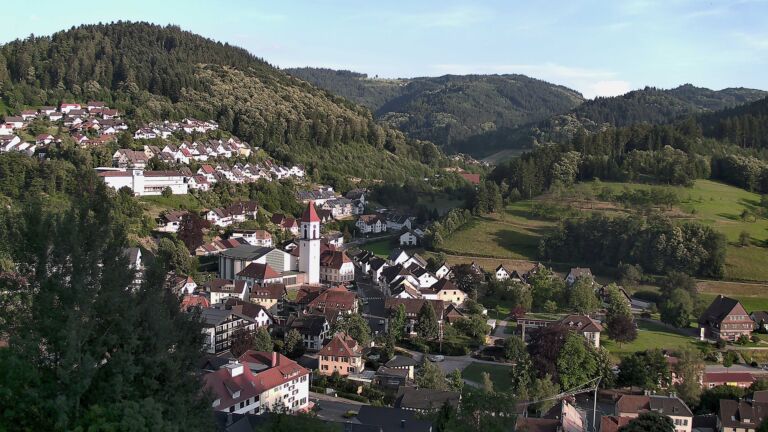 Dieses Bild zeigt eine Webcam-Aufnahme von Ottenhöfen, aufgenommen am Montag, den 22.06.2026 um 19:50 Uhr
