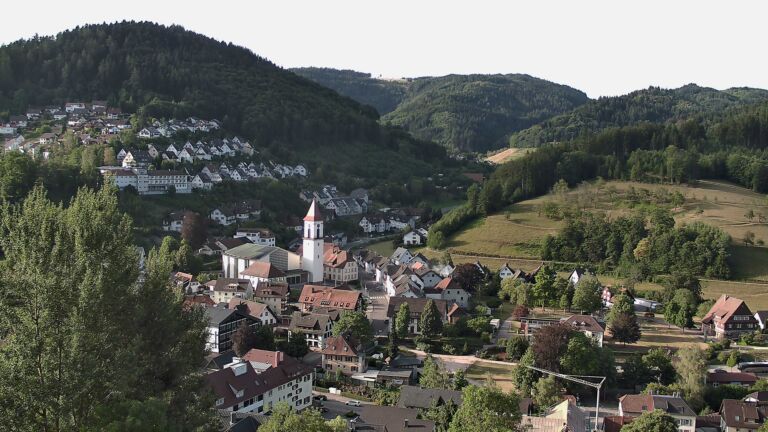 Dieses Bild zeigt eine Webcam-Aufnahme von Ottenhöfen, aufgenommen am Dienstag, den 21.07.2026 um 07:50 Uhr