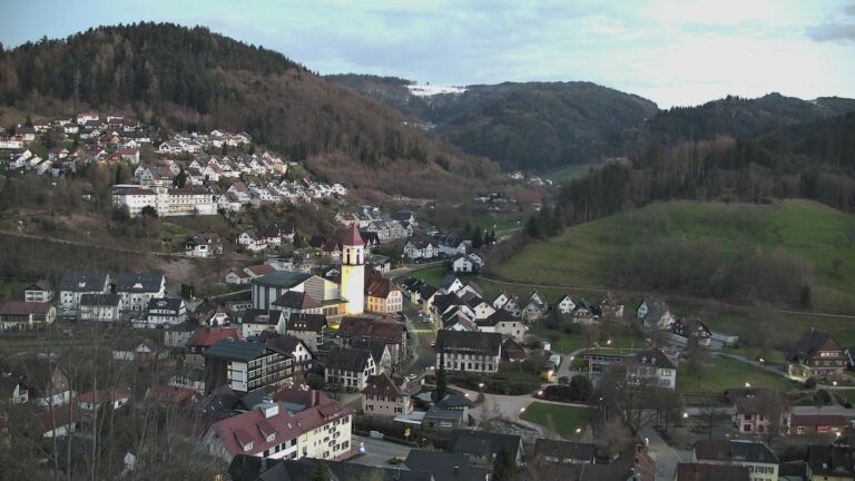 Dieses Bild zeigt eine Webcam-Aufnahme von Ottenhöfen, aufgenommen am Freitag, den 27.03.2026 um 19:10 Uhr