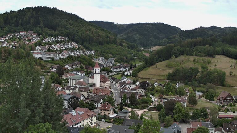 Dieses Bild zeigt eine Webcam-Aufnahme von Ottenhöfen, aufgenommen am Sonntag, den 30.08.2026 um 08:40 Uhr