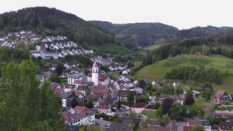 Dieses Bild zeigt eine Webcam-Aufnahme von Ottenhöfen, aufgenommen am Montag, den 04.05.2026 um 06:20 Uhr