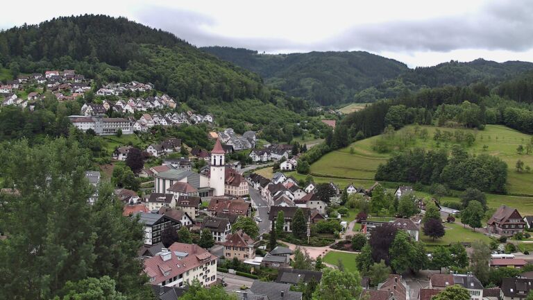 Dieses Bild zeigt eine Webcam-Aufnahme von Ottenhöfen, aufgenommen am Mittwoch, den 03.06.2026 um 08:10 Uhr