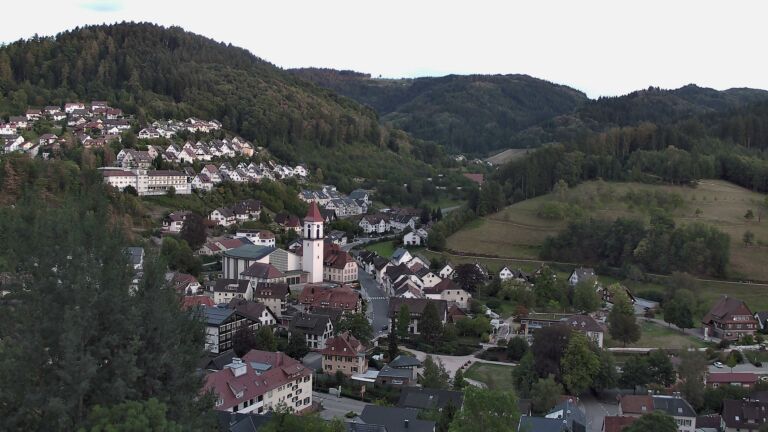 Dieses Bild zeigt eine Webcam-Aufnahme von Ottenhöfen, aufgenommen am Freitag, den 04.09.2026 um 20:00 Uhr