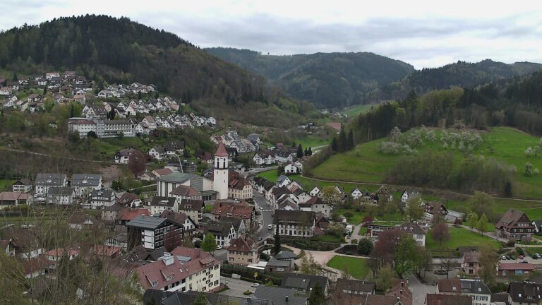 Dieses Bild zeigt eine Webcam-Aufnahme von Ottenhöfen, aufgenommen am Mittwoch, den 15.04.2026 um 12:10 Uhr