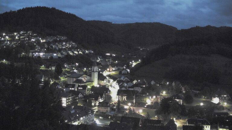 Dieses Bild zeigt eine Webcam-Aufnahme von Ottenhöfen, aufgenommen am Dienstag, den 05.05.2026 um 21:30 Uhr
