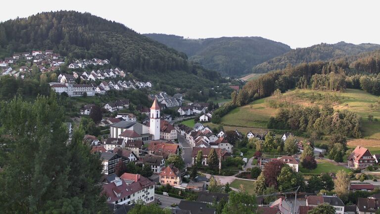 Dieses Bild zeigt eine Webcam-Aufnahme von Ottenhöfen, aufgenommen am Dienstag, den 30.06.2026 um 06:30 Uhr