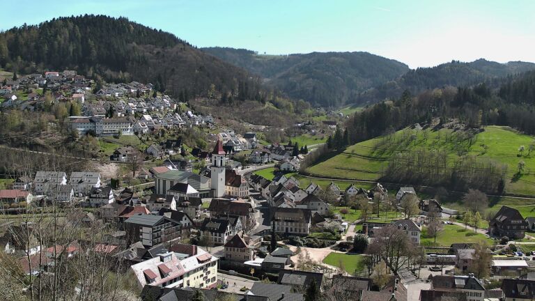 Dieses Bild zeigt eine Webcam-Aufnahme von Ottenhöfen, aufgenommen am Dienstag, den 07.04.2026 um 14:50 Uhr