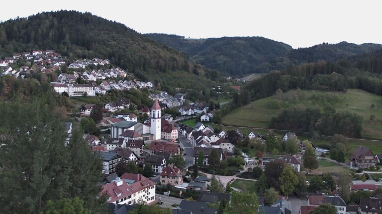 Dieses Bild zeigt eine Webcam-Aufnahme von Ottenhöfen, aufgenommen am Donnerstag, den 17.09.2026 um 19:40 Uhr
