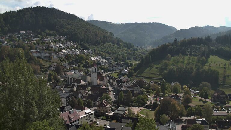Dieses Bild zeigt eine Webcam-Aufnahme von Ottenhöfen, aufgenommen am Samstag, den 03.10.2026 um 13:50 Uhr