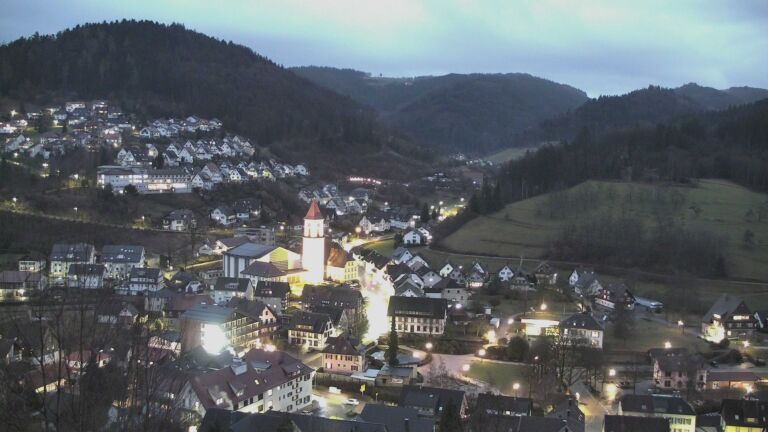 Dieses Bild zeigt eine Webcam-Aufnahme von Ottenhöfen, aufgenommen am Donnerstag, den 19.02.2026 um 18:20 Uhr