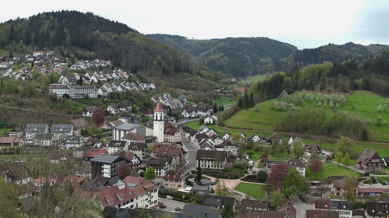 Dieses Bild zeigt eine Webcam-Aufnahme von Ottenhöfen, aufgenommen am Donnerstag, den 16.04.2026 um 07:30 Uhr