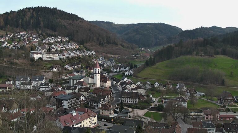 Dieses Bild zeigt eine Webcam-Aufnahme von Ottenhöfen, aufgenommen am Dienstag, den 24.03.2026 um 18:10 Uhr