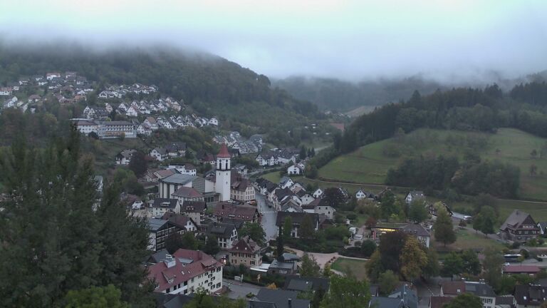 Dieses Bild zeigt eine Webcam-Aufnahme von Ottenhöfen, aufgenommen am Donnerstag, den 01.10.2026 um 18:40 Uhr