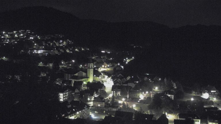 Dieses Bild zeigt eine Webcam-Aufnahme von Ottenhöfen, aufgenommen am Montag, den 18.05.2026 um 22:30 Uhr