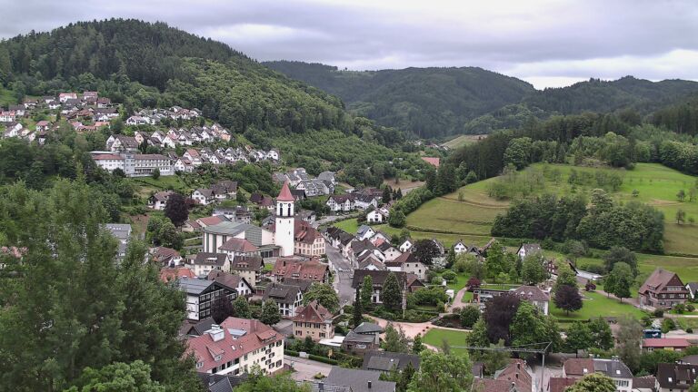 Dieses Bild zeigt eine Webcam-Aufnahme von Ottenhöfen, aufgenommen am Samstag, den 13.06.2026 um 07:20 Uhr