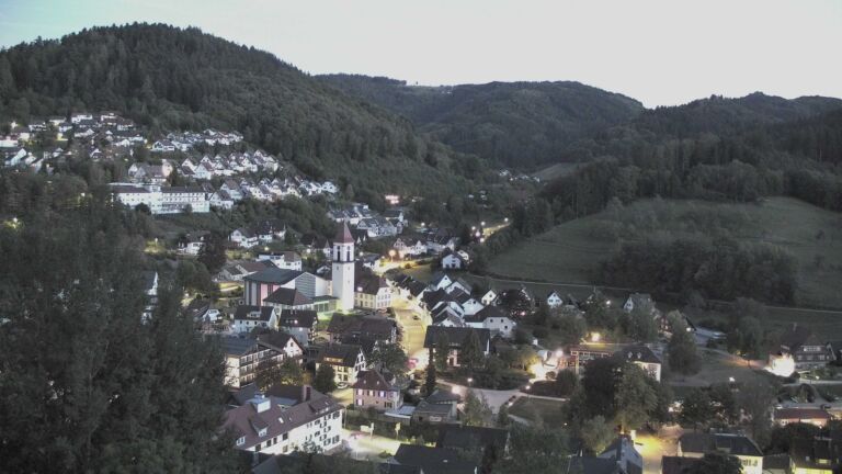 Dieses Bild zeigt eine Webcam-Aufnahme von Ottenhöfen, aufgenommen am Samstag, den 26.09.2026 um 19:50 Uhr