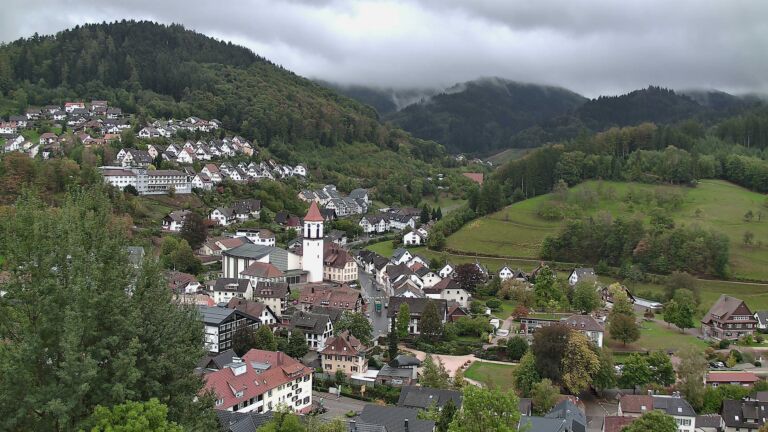 Dieses Bild zeigt eine Webcam-Aufnahme von Ottenhöfen, aufgenommen am Donnerstag, den 08.10.2026 um 09:50 Uhr