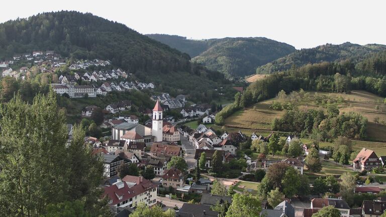 Dieses Bild zeigt eine Webcam-Aufnahme von Ottenhöfen, aufgenommen am Dienstag, den 01.09.2026 um 08:20 Uhr
