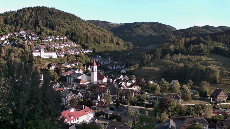 Dieses Bild zeigt eine Webcam-Aufnahme von Ottenhöfen, aufgenommen am Samstag, den 05.09.2026 um 19:00 Uhr
