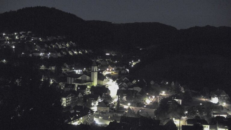 Dieses Bild zeigt eine Webcam-Aufnahme von Ottenhöfen, aufgenommen am Sonntag, den 09.08.2026 um 05:00 Uhr