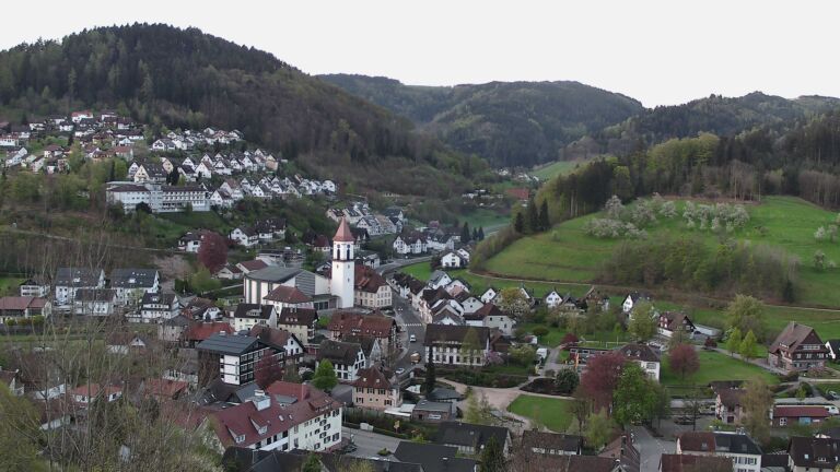 Dieses Bild zeigt eine Webcam-Aufnahme von Ottenhöfen, aufgenommen am Freitag, den 17.04.2026 um 06:40 Uhr