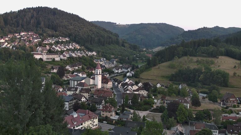 Dieses Bild zeigt eine Webcam-Aufnahme von Ottenhöfen, aufgenommen am Donnerstag, den 30.07.2026 um 20:40 Uhr