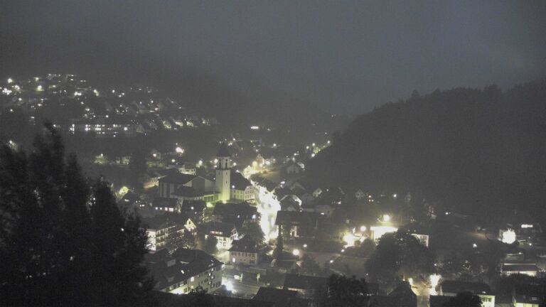 Dieses Bild zeigt eine Webcam-Aufnahme von Ottenhöfen, aufgenommen am Donnerstag, den 01.10.2026 um 19:40 Uhr