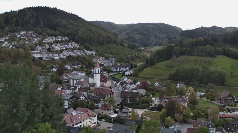 Dieses Bild zeigt eine Webcam-Aufnahme von Ottenhöfen, aufgenommen am Freitag, den 23.10.2026 um 17:40 Uhr