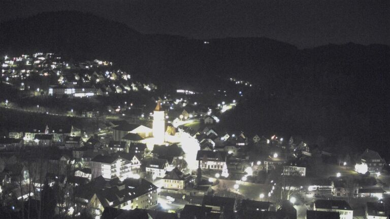 Dieses Bild zeigt eine Webcam-Aufnahme von Ottenhöfen, aufgenommen am Samstag, den 20.12.2025 um 18:20 Uhr