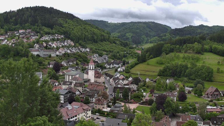 Dieses Bild zeigt eine Webcam-Aufnahme von Ottenhöfen, aufgenommen am Mittwoch, den 20.05.2026 um 09:00 Uhr