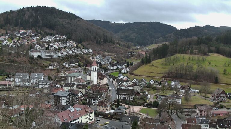 Dieses Bild zeigt eine Webcam-Aufnahme von Ottenhöfen, aufgenommen am Montag, den 16.02.2026 um 12:10 Uhr
