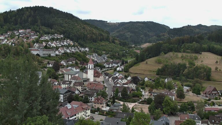 Dieses Bild zeigt eine Webcam-Aufnahme von Ottenhöfen, aufgenommen am Freitag, den 21.08.2026 um 11:20 Uhr