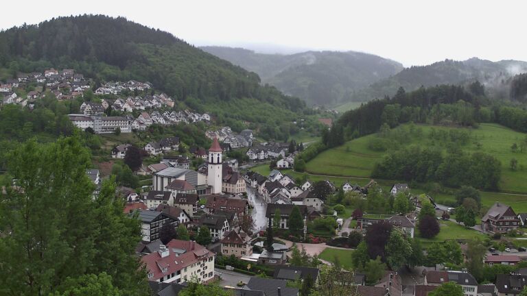 Dieses Bild zeigt eine Webcam-Aufnahme von Ottenhöfen, aufgenommen am Mittwoch, den 06.05.2026 um 18:20 Uhr