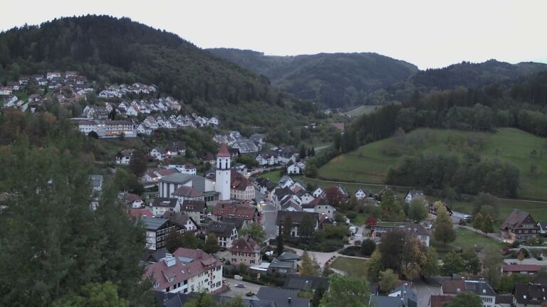 Dieses Bild zeigt eine Webcam-Aufnahme von Ottenhöfen, aufgenommen am Freitag, den 23.10.2026 um 18:20 Uhr
