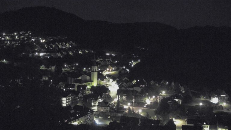 Dieses Bild zeigt eine Webcam-Aufnahme von Ottenhöfen, aufgenommen am Sonntag, den 17.05.2026 um 22:30 Uhr