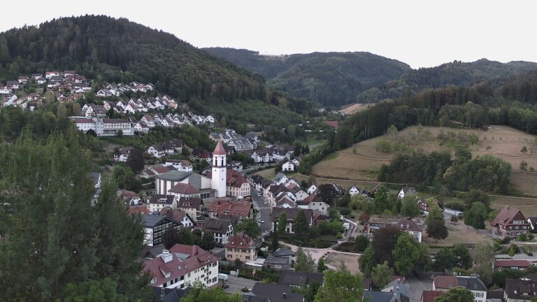 Dieses Bild zeigt eine Webcam-Aufnahme von Ottenhöfen, aufgenommen am Freitag, den 14.08.2026 um 06:30 Uhr