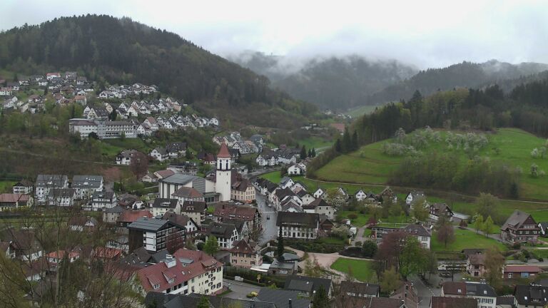 Dieses Bild zeigt eine Webcam-Aufnahme von Ottenhöfen, aufgenommen am Sonntag, den 12.04.2026 um 14:40 Uhr