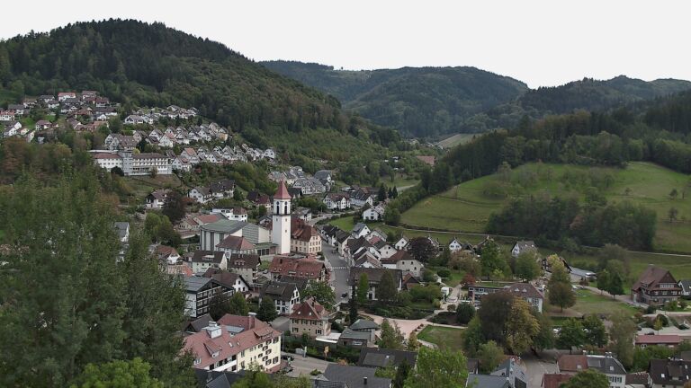 Dieses Bild zeigt eine Webcam-Aufnahme von Ottenhöfen, aufgenommen am Mittwoch, den 07.10.2026 um 16:50 Uhr
