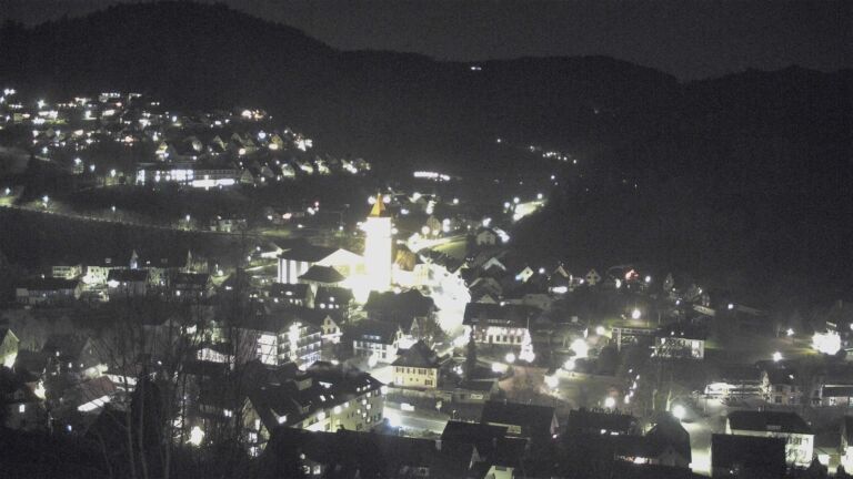 Dieses Bild zeigt eine Webcam-Aufnahme von Ottenhöfen, aufgenommen am Dienstag, den 16.12.2025 um 18:40 Uhr