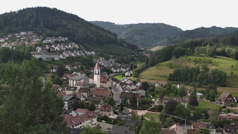 Dieses Bild zeigt eine Webcam-Aufnahme von Ottenhöfen, aufgenommen am Dienstag, den 30.06.2026 um 08:20 Uhr