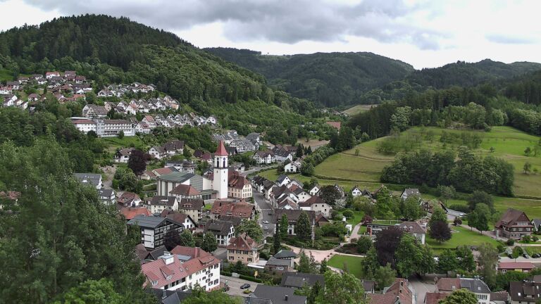 Dieses Bild zeigt eine Webcam-Aufnahme von Ottenhöfen, aufgenommen am Mittwoch, den 10.06.2026 um 14:30 Uhr