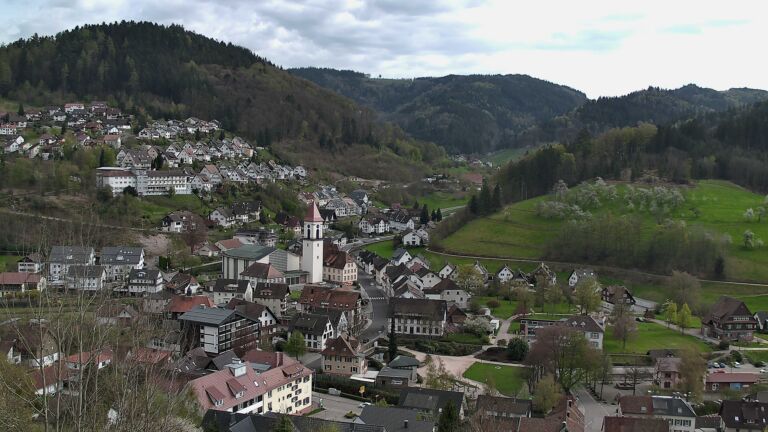 Dieses Bild zeigt eine Webcam-Aufnahme von Ottenhöfen, aufgenommen am Samstag, den 11.04.2026 um 16:20 Uhr