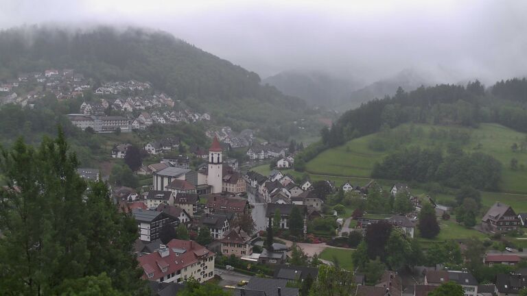 Dieses Bild zeigt eine Webcam-Aufnahme von Ottenhöfen, aufgenommen am Montag, den 11.05.2026 um 19:00 Uhr